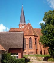 Kirche Wustrow - Bild vergrößern ...